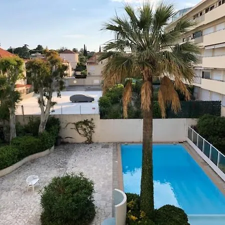 50 M2 Sur Piscine Face Plage Salis * Antibes
